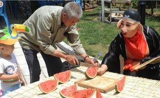 梦见男人给我买瓜吃,瓜果飘香，揭秘男人买瓜的神秘寓意
